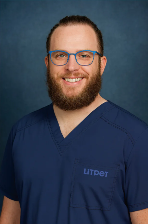 Dr Duncan Houston